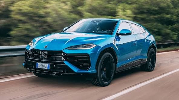 2025 Lamborghini Urus - Side Profile View