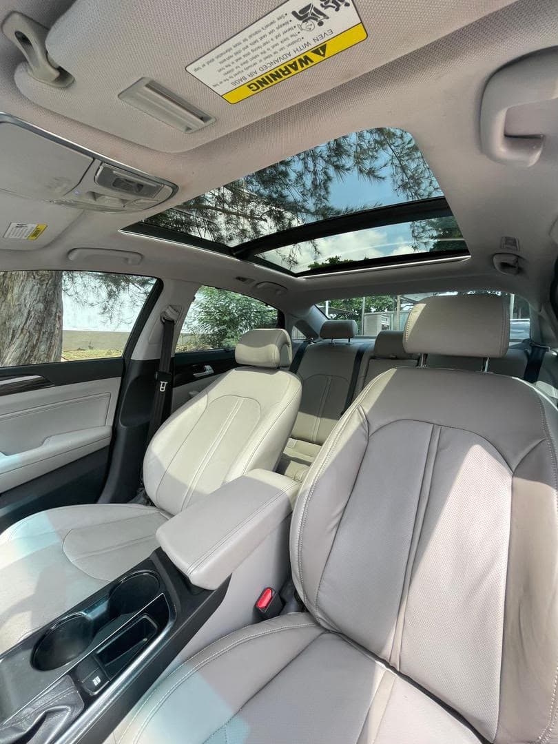 2014 Hyundai Sonata Limited - Interior View