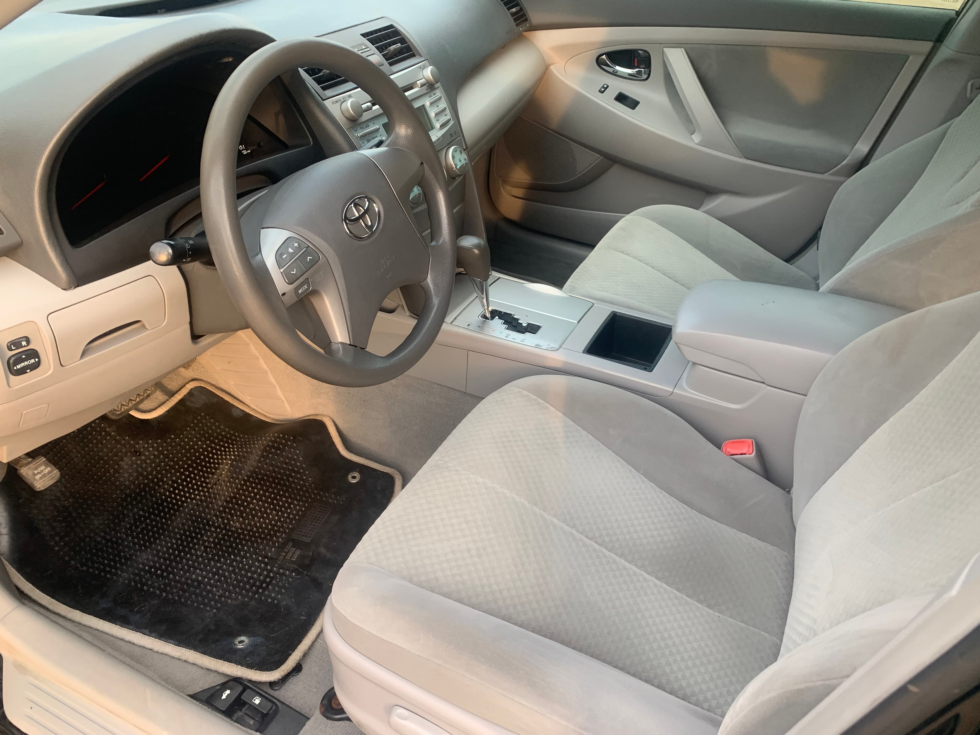 2009 Toyota Camry LE - Photo 7