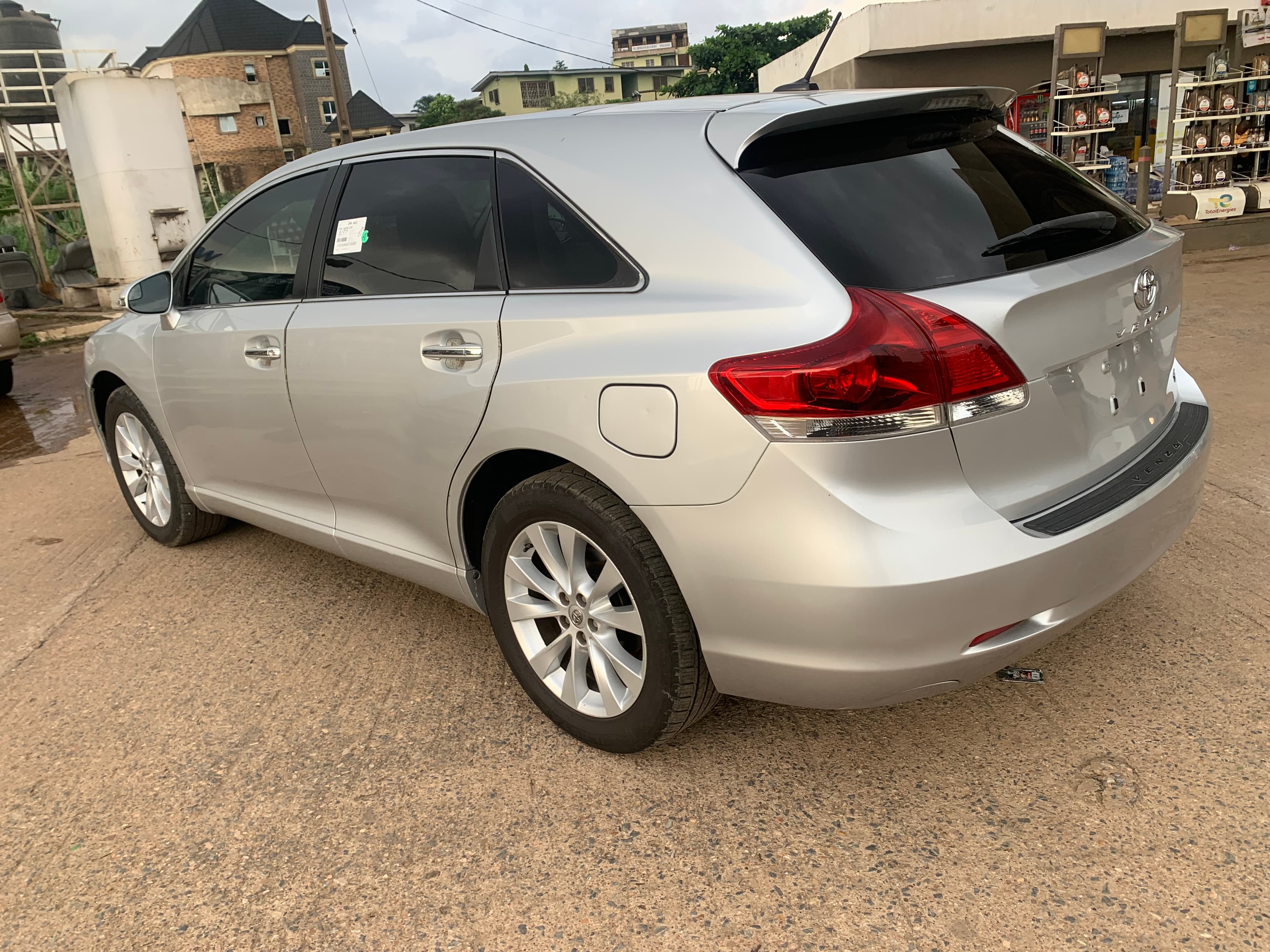 2014 Toyota Venza - Detail View