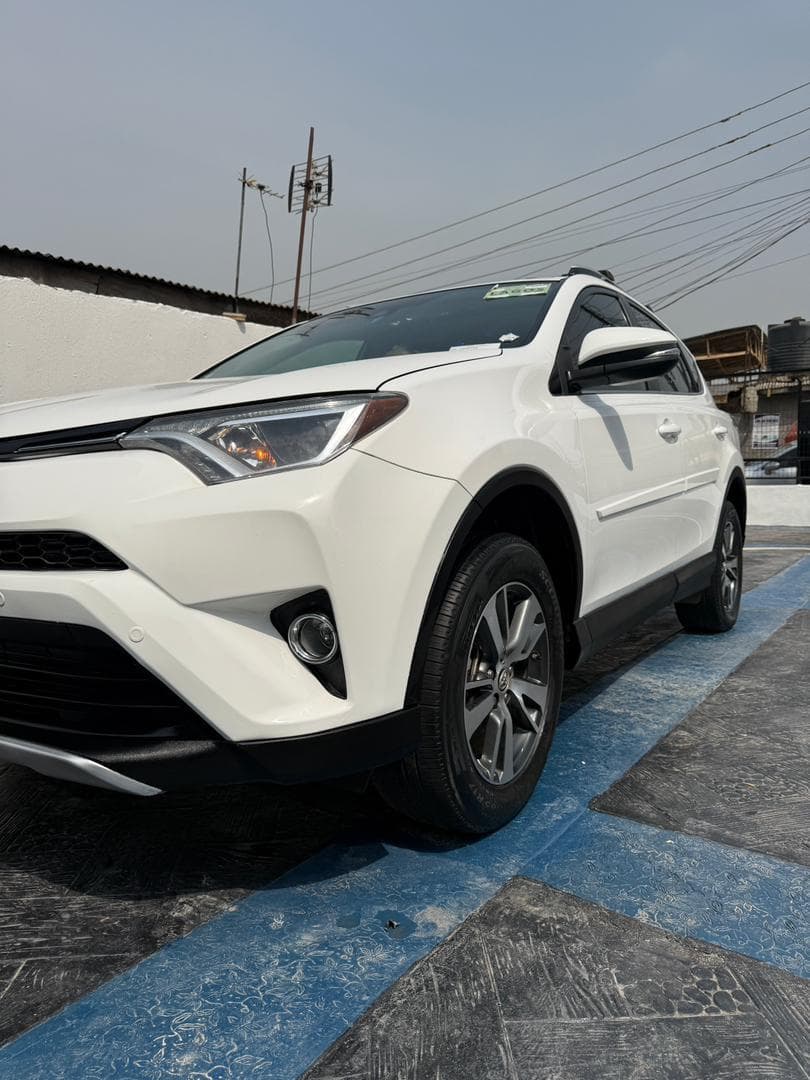 2016 Toyota RAV4 SE - Interior View
