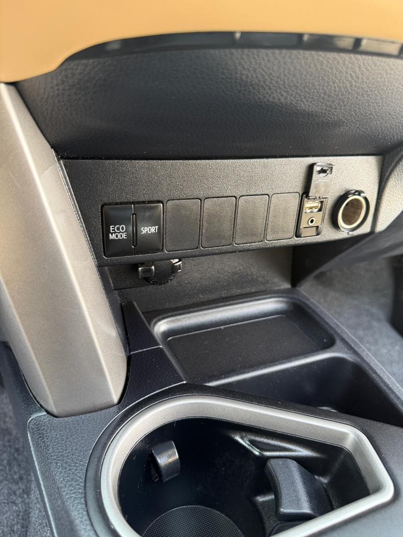 2016 Toyota RAV4 SE - Dashboard View